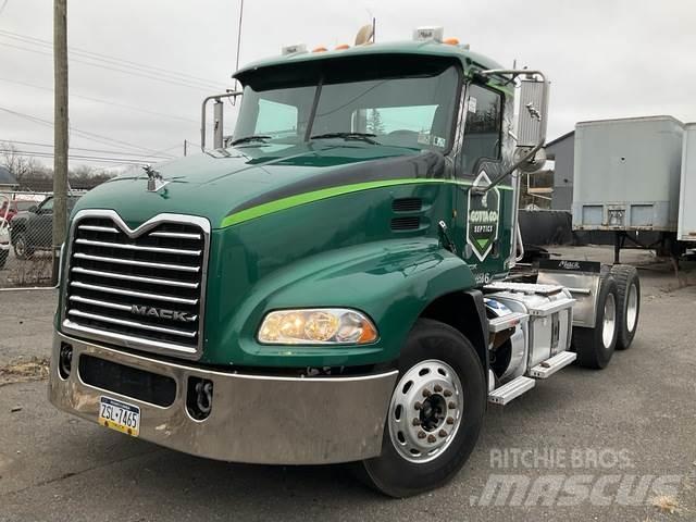 Mack CXU613 Dragbilar