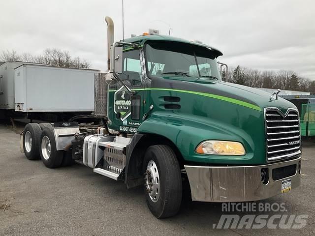 Mack CXU613 Dragbilar