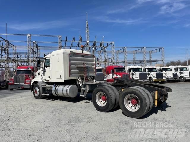 Mack CXU613 Dragbilar