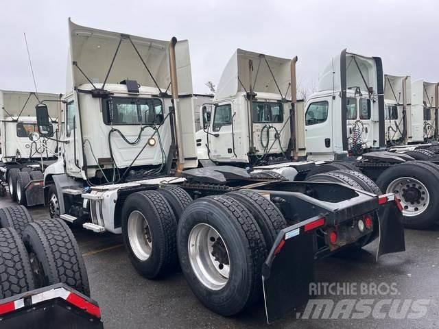 Mack CXU613 Dragbilar
