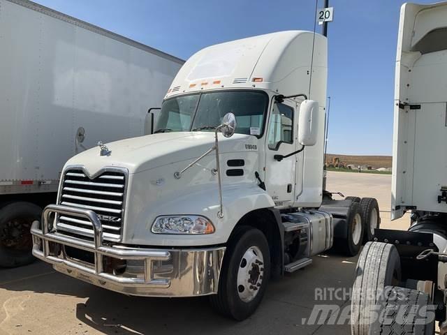 Mack CXU613 Dragbilar
