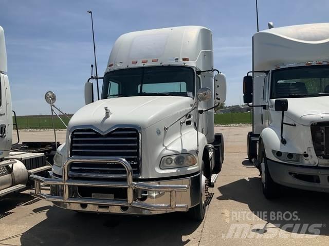 Mack CXU613 Dragbilar