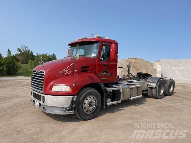 Mack CXU613 Dragbilar