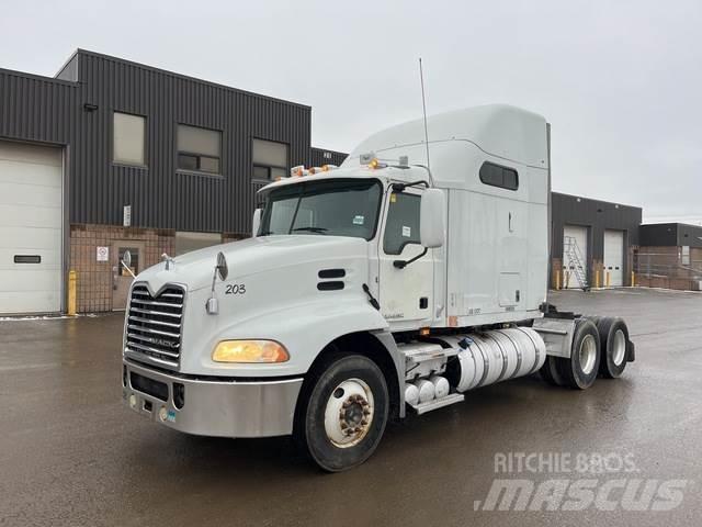 Mack CXU613 Dragbilar