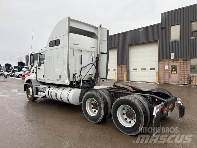 Mack CXU613 Dragbilar