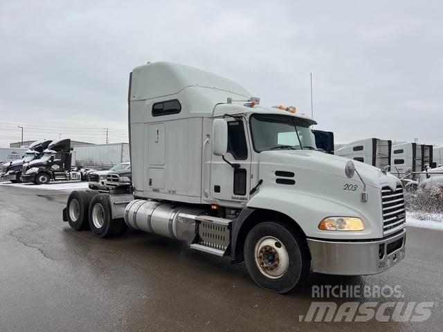 Mack CXU613 Dragbilar