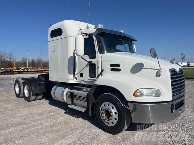 Mack CXU613 Dragbilar