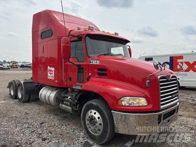 Mack CXU613 Dragbilar