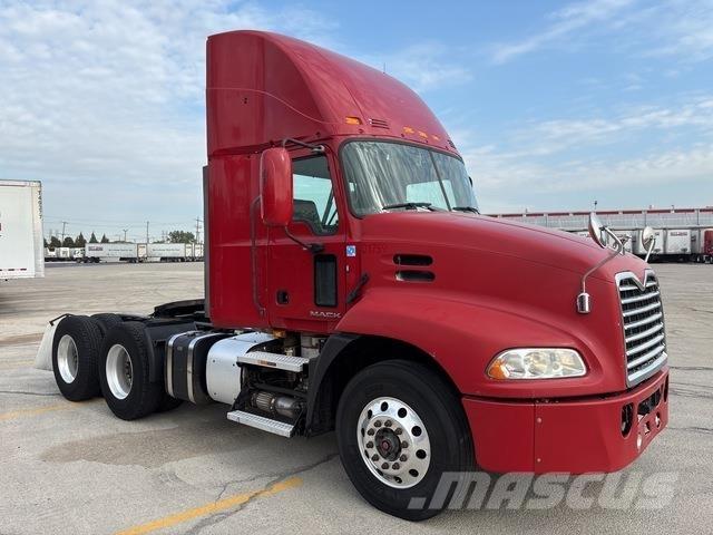 Mack CXU613 Dragbilar