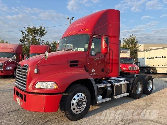 Mack CXU613 Dragbilar