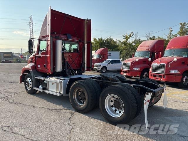 Mack CXU613 Dragbilar