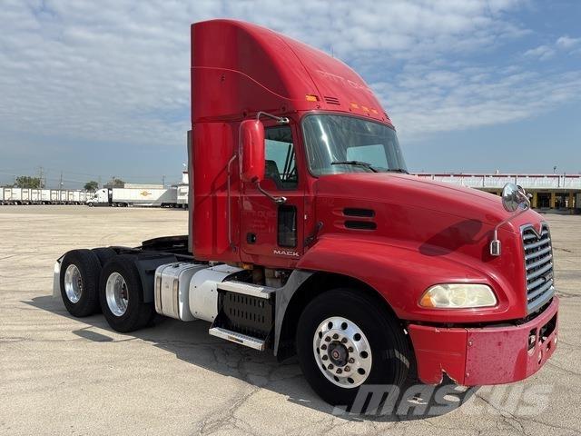 Mack CXU613 Dragbilar