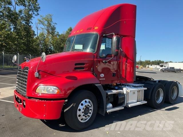 Mack CXU613 Dragbilar