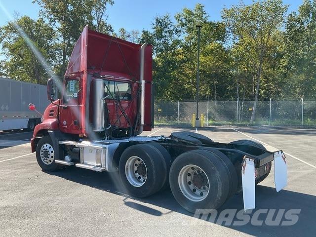 Mack CXU613 Dragbilar