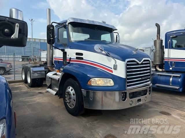Mack CXU613T Dragbilar