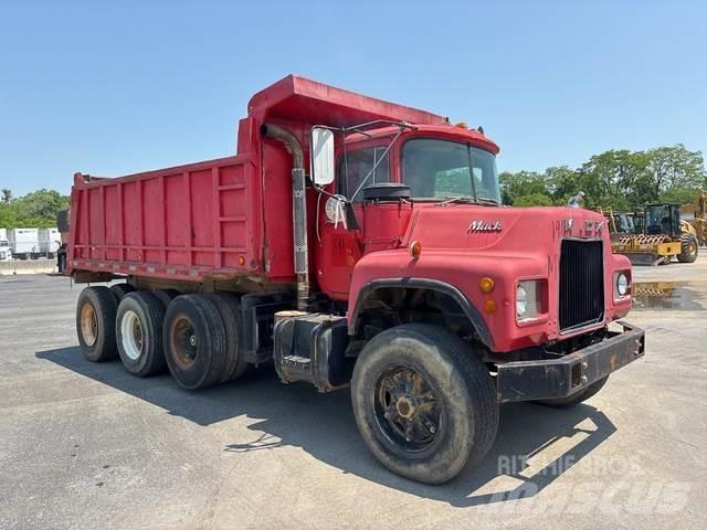 Mack DM685 Tippbilar