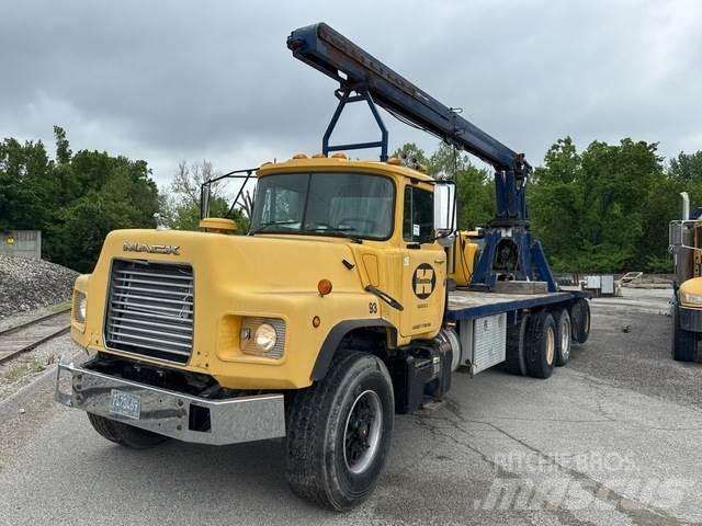 Mack DM688S Övriga bilar