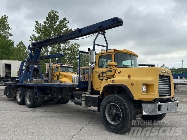 Mack DM688S Övriga bilar