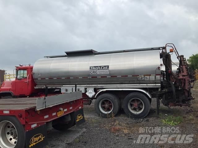 Mack DM688S Tanker trucks