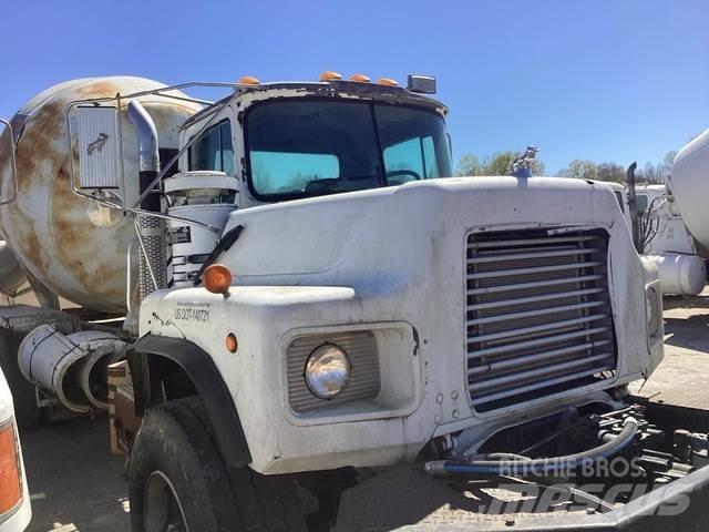 Mack DM690S Övriga bilar