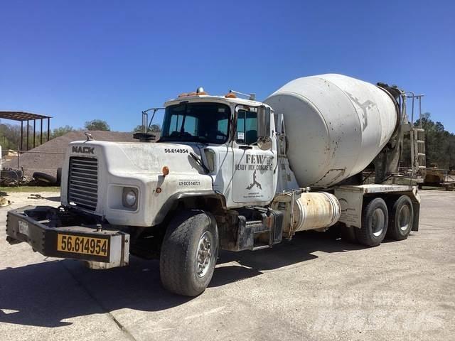 Mack DM690S Övriga bilar