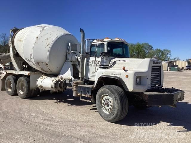 Mack DM690S Övriga bilar