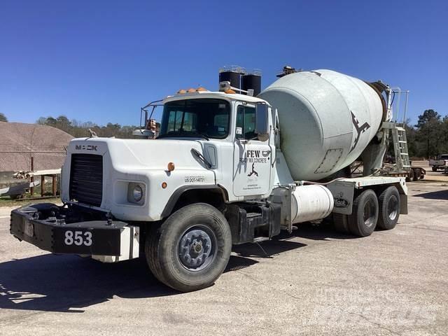 Mack DM690S Övriga bilar