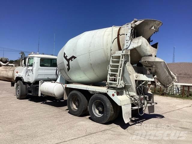 Mack DM690S Övriga bilar