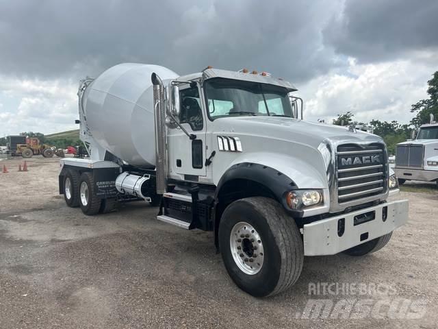 Mack GR64F Övriga bilar