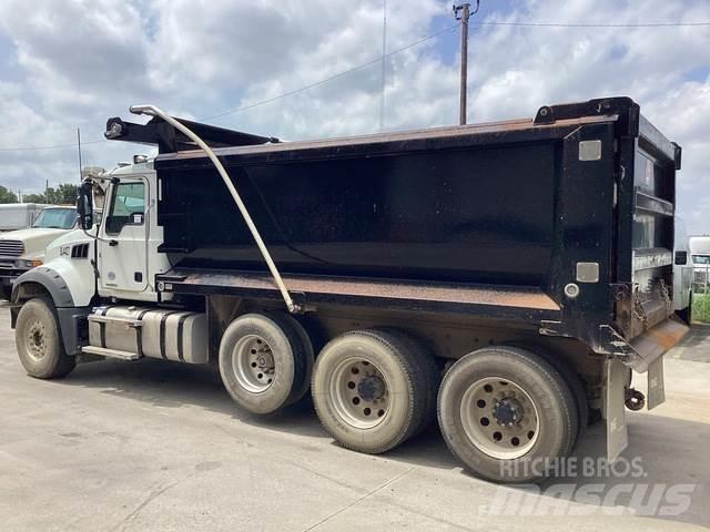 Mack GR64F Tippbilar