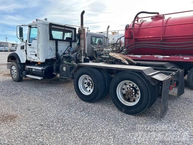Mack GU713 Dragbilar