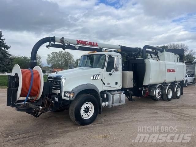 Mack GU713 Bandgrävare