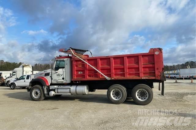Mack GU713 Tippbilar