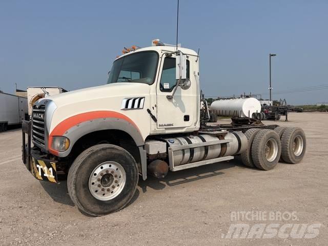 Mack GU713 Dragbilar