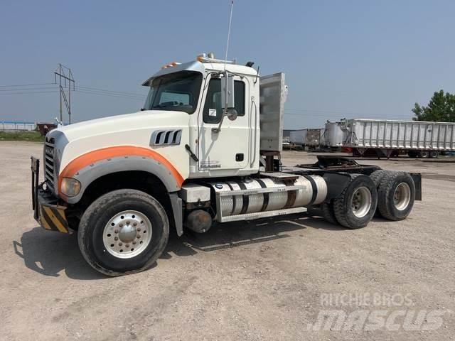 Mack GU713 Dragbilar