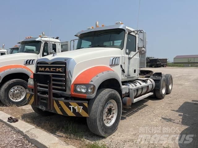 Mack GU713 Dragbilar