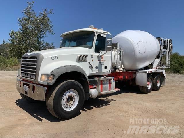 Mack GU713 Övriga bilar