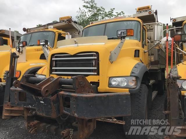 Mack GU713 Tippbilar