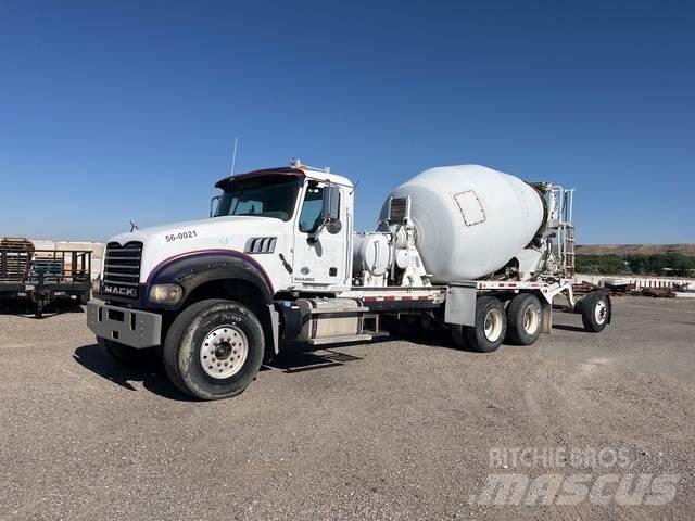 Mack GU713 Övriga bilar