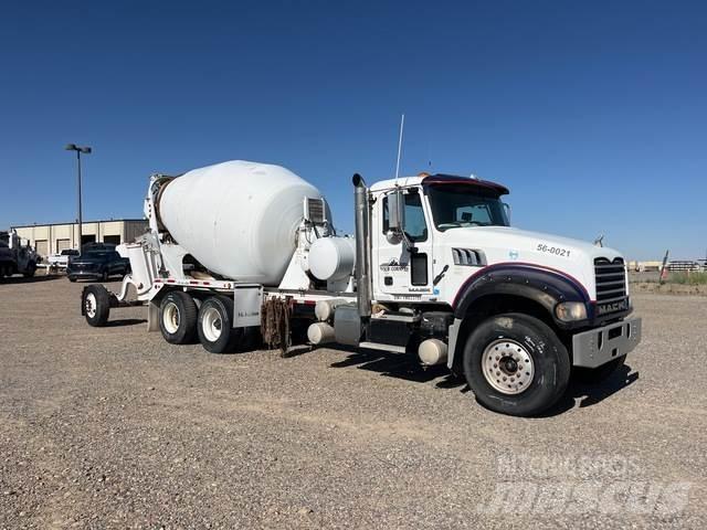 Mack GU713 Övriga bilar