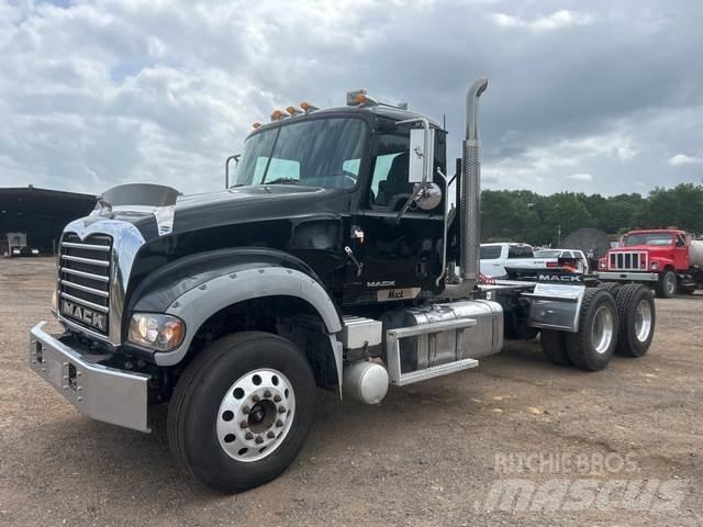 Mack GU713 Dragbilar