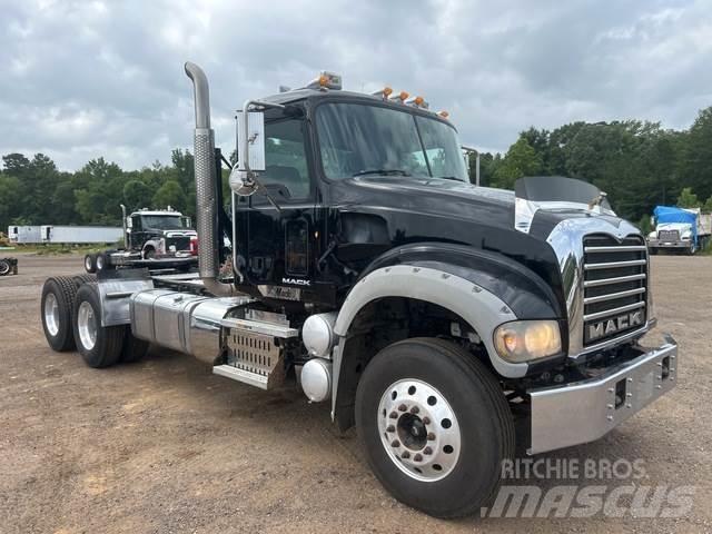 Mack GU713 Dragbilar