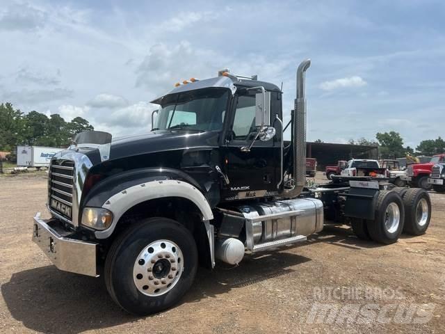 Mack GU713 Dragbilar