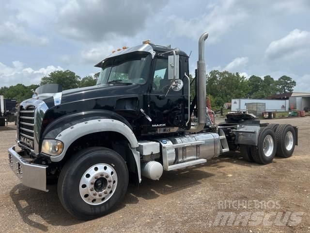 Mack GU713 Dragbilar