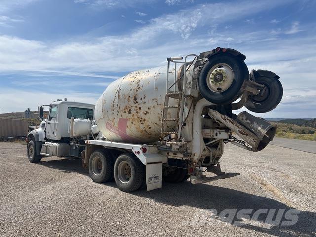 Mack GU713 Övriga bilar