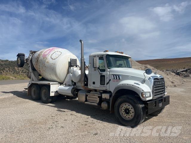 Mack GU713 Övriga bilar