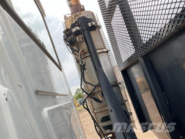 Mack GU713 Flakbilar