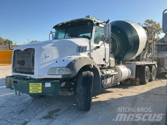 Mack GU813 Övriga bilar