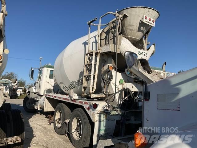 Mack GU813 Övriga bilar