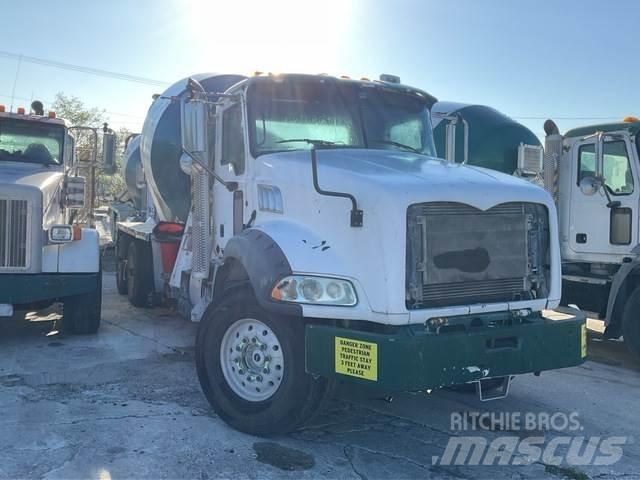 Mack GU813 Övriga bilar